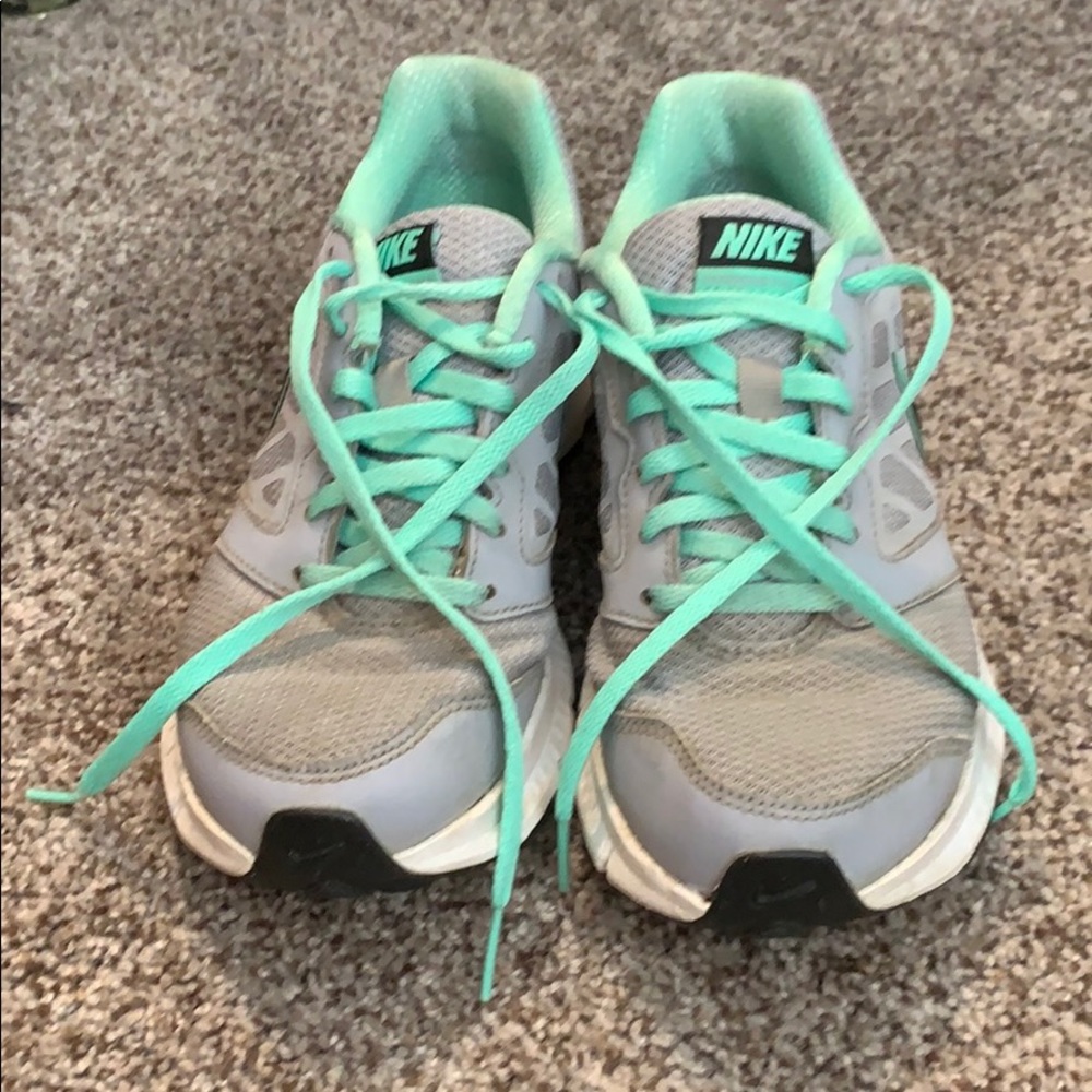 Nike downshifter 6 tennis shoes